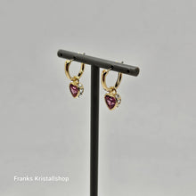 Lade das Bild in den Galerie-Viewer, SWAROVSKI Chroma Drop-Ohrhänger Herz, Rot, Goldlegierungsschicht 5684760