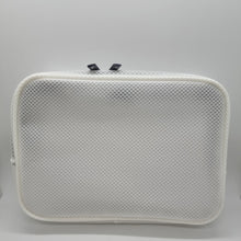 Lade das Bild in den Galerie-Viewer, SWAROVSKI Accessoires Bag Set, Travel Bag, Kulturtasche Weiß 5551565