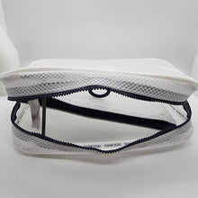 Lade das Bild in den Galerie-Viewer, SWAROVSKI Accessoires Bag Set, Travel Bag, Kulturtasche Weiß 5551565