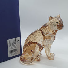 Lade das Bild in den Galerie-Viewer, SWAROVSKI SCS Amur Leopard Sofia 2019 5428541