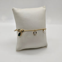Lade das Bild in den Galerie-Viewer, SWAROVSKI Armband Herz, Perle, Schleife Grün Größe S, Vergoldet