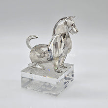 Lade das Bild in den Galerie-Viewer, SWAROVSKI Asian Symbols Zodiak Hund 1. Generation Silver Shade 996419