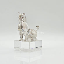 Lade das Bild in den Galerie-Viewer, SWAROVSKI Asian Symbols Zodiak Hund 1. Generation Silver Shade 996419