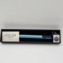Lade das Bild in den Galerie-Viewer, SWAROVSKI Atelier Swarovski Kugelschreiber Hellblau 5572432