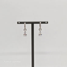 Lade das Bild in den Galerie-Viewer, SWAROVSKI Attract Drop-Ohrhänger Weiß, Rhodiniert 5563119