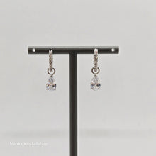 Lade das Bild in den Galerie-Viewer, SWAROVSKI Attract Drop-Ohrhänger Weiß, Rhodiniert 5563119