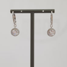 Lade das Bild in den Galerie-Viewer, SWAROVSKI Attract Light Ohrringe, Weiß, Rhodiniert 5142721