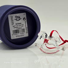 Lade das Bild in den Galerie-Viewer, SWAROVSKI Babys Erstes Weihnachtsornament 2018 Schaukelpferd 5376369