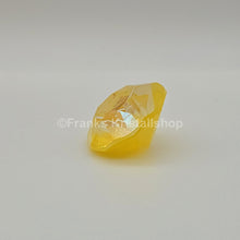 Lade das Bild in den Galerie-Viewer, SWAROVSKI Schwan Chaton Exclusive Sunshine Yellow Gelb 5674574