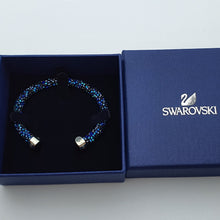 Lade das Bild in den Galerie-Viewer, SWAROVSKI Crystaldust Armreif Größe S Blau Blue 5255911