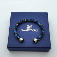 Lade das Bild in den Galerie-Viewer, SWAROVSKI Crystaldust Armreif Größe M Blau 5250068