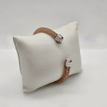 Lade das Bild in den Galerie-Viewer, SWAROVSKI Crystaldust Armreif Größe M Rosa Pink 5273638