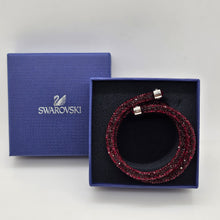 Lade das Bild in den Galerie-Viewer, SWAROVSKI Crystaldust Doppel Armreif Größe S Rot 5255905