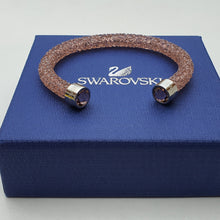Lade das Bild in den Galerie-Viewer, SWAROVSKI Crystaldust Armreif Größe M Pink 5273638 oU