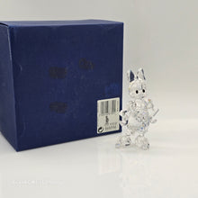Lade das Bild in den Galerie-Viewer, SWAROVSKI Disney Daisy Duck 687320