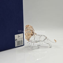 Lade das Bild in den Galerie-Viewer, SWAROVSKI Disney Mufasa Version 1 - Der König der Löwen 1048265