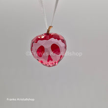 Lade das Bild in den Galerie-Viewer, SWAROVSKI Disney Vergifteter Apfel Schneewittchen 5428576