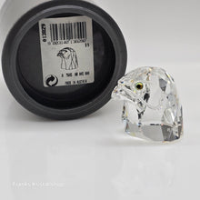 Lade das Bild in den Galerie-Viewer, SWAROVSKI Falkenkopf Klein 013829