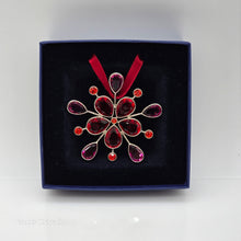 Lade das Bild in den Galerie-Viewer, SWAROVSKI Fenster Ornament Rot 674122