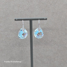 Lade das Bild in den Galerie-Viewer, SWAROVSKI Galet Ohrringe Kristall Blau 949740