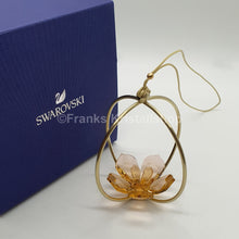 Lade das Bild in den Galerie-Viewer, SWAROVSKI Garden Tales Magnolie Kugel Ornament, Klein 5557806