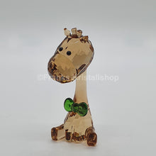 Lade das Bild in den Galerie-Viewer, SWAROVSKI Baby Animals SCS Giraffe 5424468