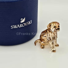 Lade das Bild in den Galerie-Viewer, SWAROVSKI Golden Retriever Welpe sitzend 1142825