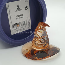 Lade das Bild in den Galerie-Viewer, SWAROVSKI Harry Potter Der sprechende Hut - Sorting Hat 5576712