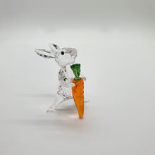 Lade das Bild in den Galerie-Viewer, SWAROVSKI Hase mit Karotte 2024 Kaninchen 5688521