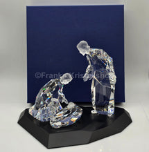 Lade das Bild in den Galerie-Viewer, SWAROVSKI Weihnachtskrippe Heilige Familie Sonderausgabe Artfides 680865