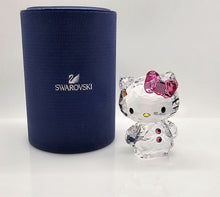 Lade das Bild in den Galerie-Viewer, SWAROVSKI Hello Kitty mit Rosa Schleife 1096877
