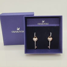 Lade das Bild in den Galerie-Viewer, Swarovski Herz Schlüssel Ohrringe Melt Your Heart, Roségold-Legierungsschicht 5412410