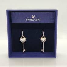 Lade das Bild in den Galerie-Viewer, Swarovski Herz Schlüssel Ohrringe Melt Your Heart, Roségold-Legierungsschicht 5412410
