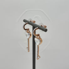Lade das Bild in den Galerie-Viewer, Swarovski Herz Schlüssel Ohrringe Melt Your Heart, Roségold-Legierungsschicht 5412410