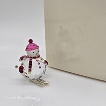 Lade das Bild in den Galerie-Viewer, SWAROVSKI Holiday Cheers Dulcis Schneemann auf Ski Pink 5687121
