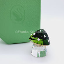 Lade das Bild in den Galerie-Viewer, SWAROVSKI Holiday Cheers Grüner Pilz 5627098