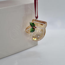 Lade das Bild in den Galerie-Viewer, SWAROVSKI Holiday Cheers Lebkuchen Handschuh Ornament 5656276