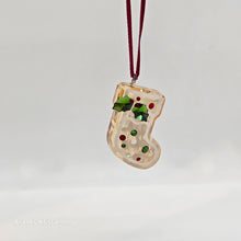 Lade das Bild in den Galerie-Viewer, SWAROVSKI Holiday Cheers Lebkuchen Stiefel Ornament 5681581