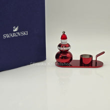 Lade das Bild in den Galerie-Viewer, SWAROVSKI Holiday Cheers Weihnachtsmann Kerzenhalter 5596392