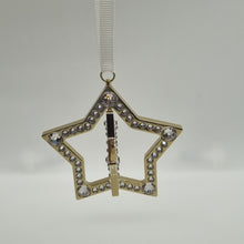 Lade das Bild in den Galerie-Viewer, SWAROVSKI Holiday Magic Stern Ornament 2023 Mittel 5655937