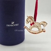 Lade das Bild in den Galerie-Viewer, SWAROVSKI Holiday Cheers Lebkuchen Schaukelpferd Ornament 5627608