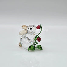 Lade das Bild in den Galerie-Viewer, SWAROVSKI Idyllia Hase und Himbeeren 5702437