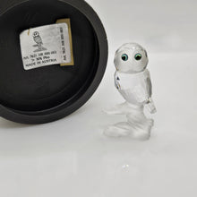 Lade das Bild in den Galerie-Viewer, SWAROVSKI Kauz auf Ast 119442