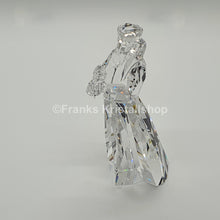 Lade das Bild in den Galerie-Viewer, SWAROVSKI Weihnachtskrippe Melchior Heilige Drei Könige 5393837