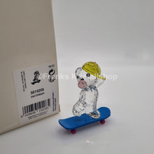 Lade das Bild in den Galerie-Viewer, SWAROVSKI Kris Bär Skaterbär 5619208