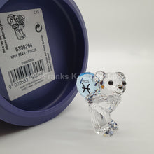Lade das Bild in den Galerie-Viewer, SWAROVSKI Kris Bär Sternzeichen Fische Zodiak 5396294