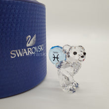 Lade das Bild in den Galerie-Viewer, SWAROVSKI Kris Bär Sternzeichen Fische Zodiak 5396294