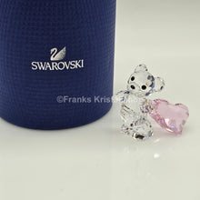 Lade das Bild in den Galerie-Viewer, SWAROVSKI Kris Bär Mit Dir Rosa Herz 5103230 oE