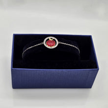 Lade das Bild in den Galerie-Viewer, SWAROVSKI Lena Apple Armband Größe M Apfel Rot, Rhodiniert 5394512