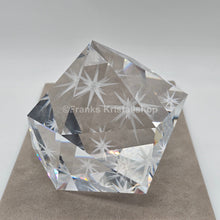Lade das Bild in den Galerie-Viewer, SWAROVSKI Daniel Libeskind Eternal Star Standing Ornament Large 5588338 Rockefeller